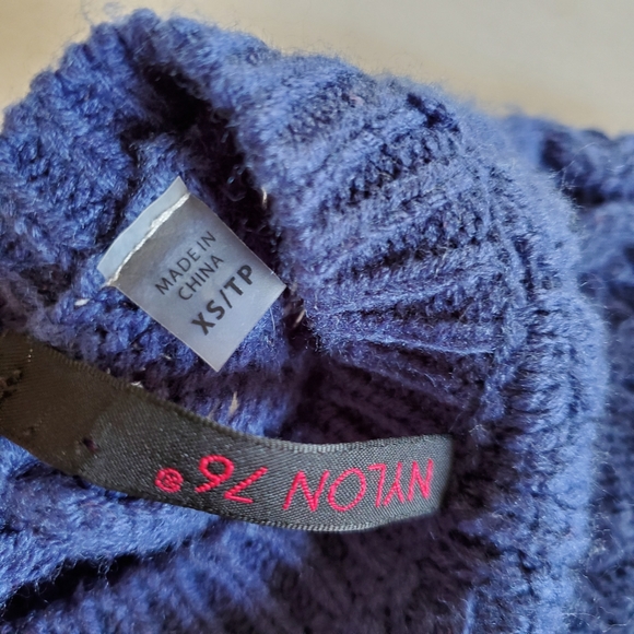 Nylon 76 sweater size xs - Picture 3 of 7
